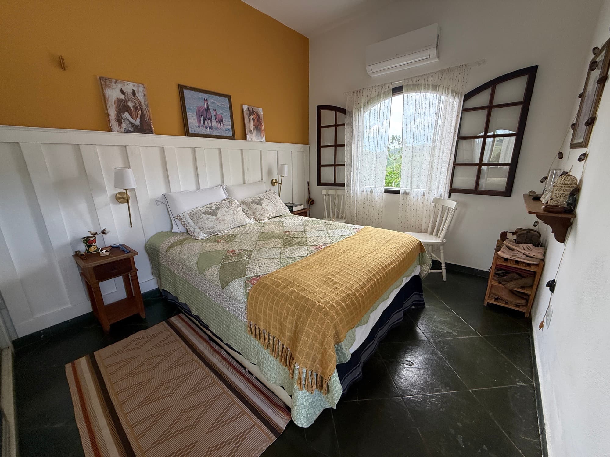 Example of a private room with a queen bed.